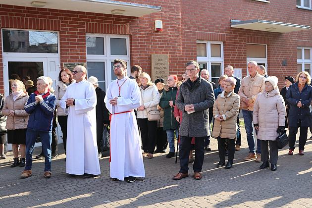 W hołdzie ofiarom sowieckiej zbrodni na plebanii sprzed 80 lat