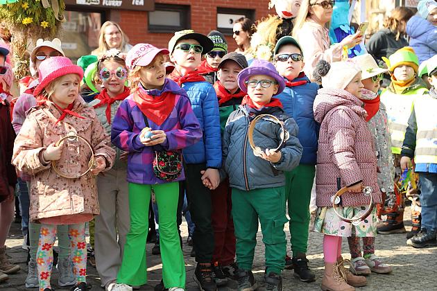 Wiosenny konkurs marzann nad rzeką Łebą