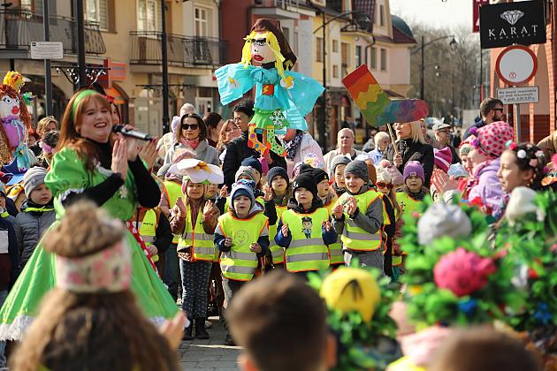 Wiosenny konkurs marzann nad rzeką Łebą