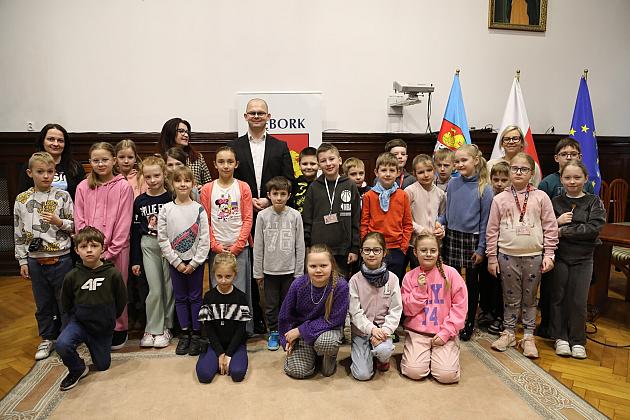 Spotkanie dzieci z burmistrzem w Urzędzie Miejskim w Lęborku