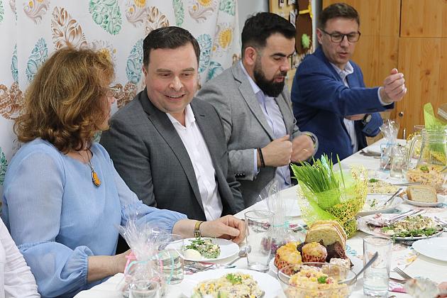 Świąteczne spotkanie i życzenia dla uczestników Warsztatu Terapii Zajęciowej