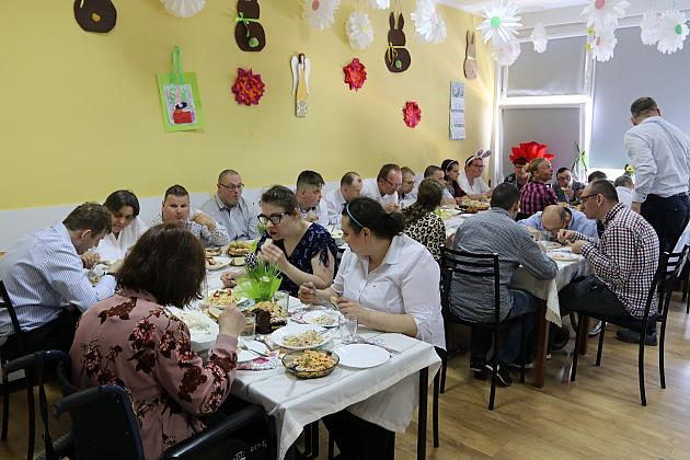 Świąteczne spotkanie i życzenia dla uczestników Warsztatu Terapii Zajęciowej