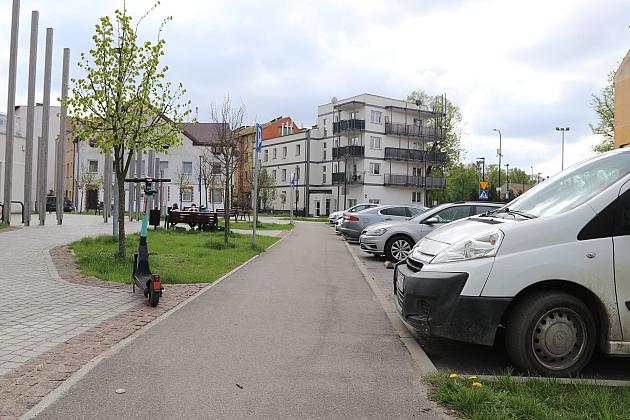 Ograniczniki na parkingach. Pomagają kierowcom, chronią pieszych i rowerzystów