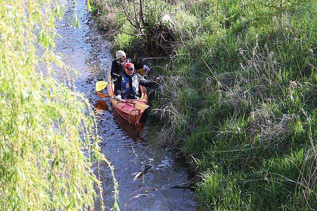 Mieszkańcy ruszyli nad Łebę – wspólne sprzątanie w ramach „Operacji Czysta Rzeka”