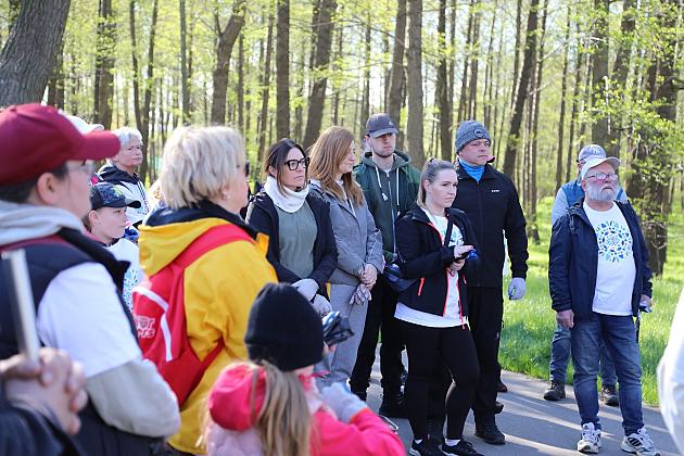 Mieszkańcy ruszyli nad Łebę – wspólne sprzątanie w ramach „Operacji Czysta Rzeka”