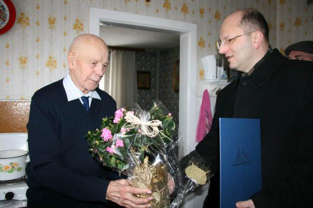 Nestor pisarzy kaszubskich obchodził 90 urodziny