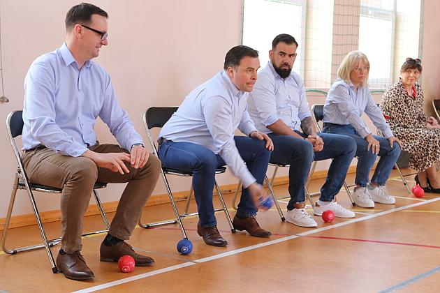 Boccia łączy pokolenia i samorządy! II Powiatowy Integracyjny Turniej w Lęborku za nami