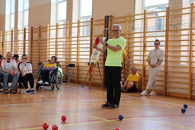Boccia łączy pokolenia i samorządy! II Powiatowy Integracyjny Turniej w Lęborku za nami