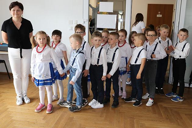 Radośnie i z sercem – Dzień Matki na spotkaniu Ligi Kobiet Polskich