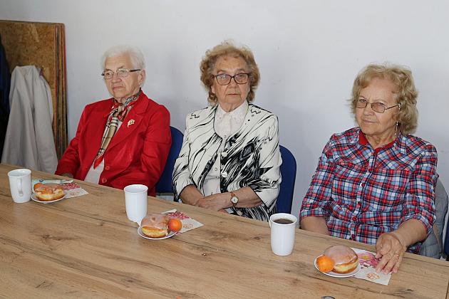 Radośnie i z sercem – Dzień Matki na spotkaniu Ligi Kobiet Polskich