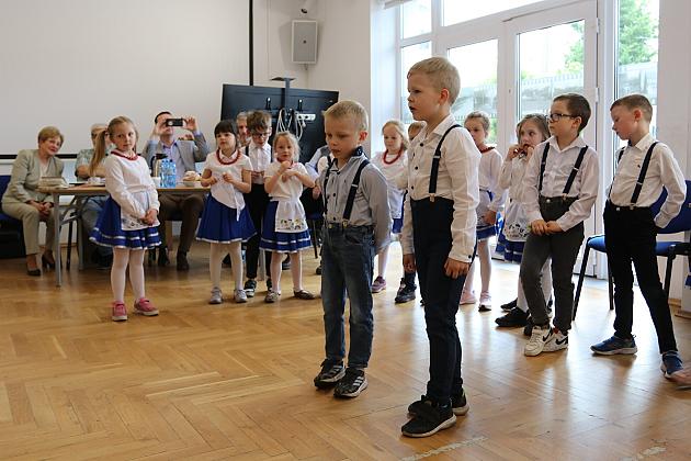 Radośnie i z sercem – Dzień Matki na spotkaniu Ligi Kobiet Polskich