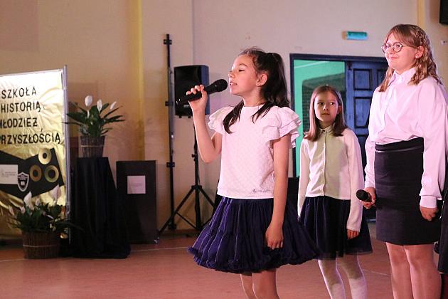 „Jedynka” świętuje 80 lat! Uroczysta gala z okazji jubileuszu najstarszej szkoły podstawowej w Lęborku