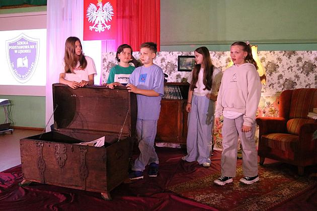 „Jedynka” świętuje 80 lat! Uroczysta gala z okazji jubileuszu najstarszej szkoły podstawowej w Lęborku
