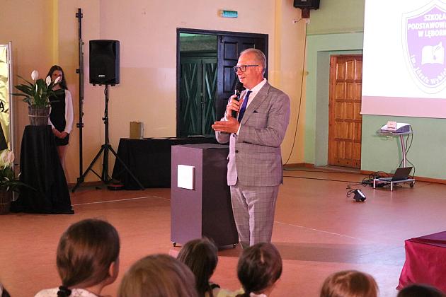 „Jedynka” świętuje 80 lat! Uroczysta gala z okazji jubileuszu najstarszej szkoły podstawowej w Lęborku