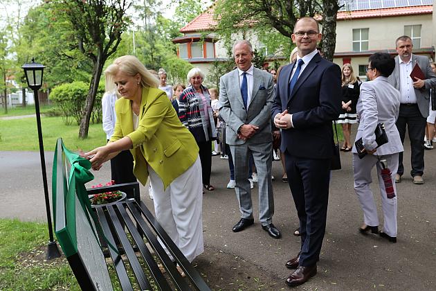 „Jedynka” świętuje 80 lat! Uroczysta gala z okazji jubileuszu najstarszej szkoły podstawowej w Lęborku