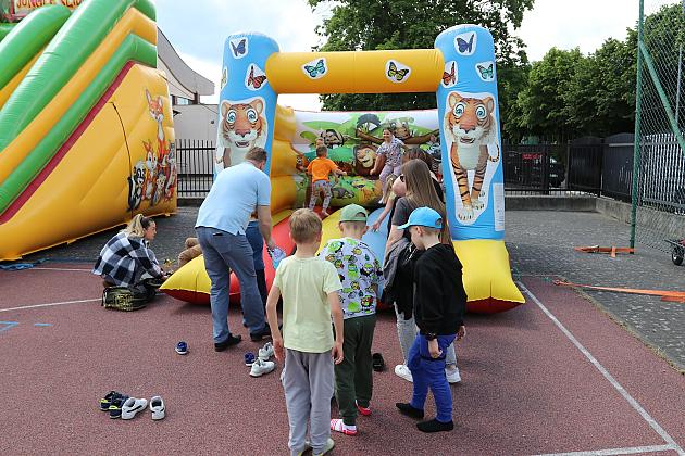 Rodzinna zabawa w „Siódemce” - radość, śmiech i integracja