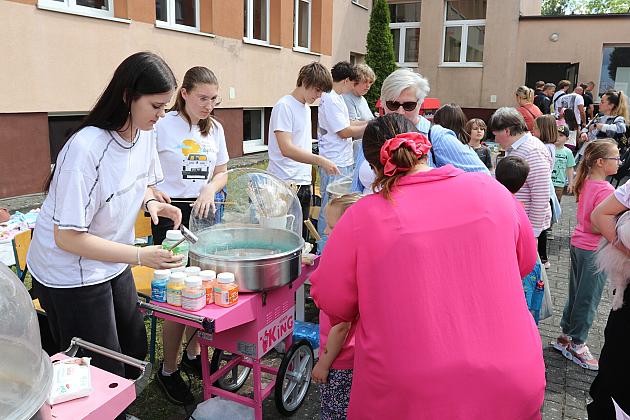 Rodzinna zabawa w „Siódemce” - radość, śmiech i integracja