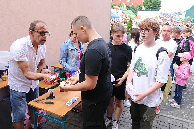 Rodzinna zabawa w „Siódemce” - radość, śmiech i integracja