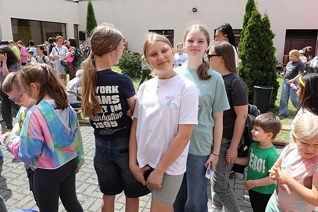 Rodzinna zabawa w „Siódemce” - radość, śmiech i integracja