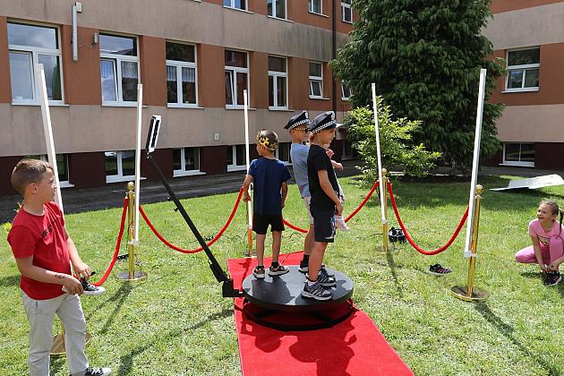 Rodzinna zabawa w „Siódemce” - radość, śmiech i integracja