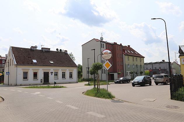 Nowe lustra drogowe w Lęborku – więcej bezpieczeństwa na trudnych skrzyżowaniach!