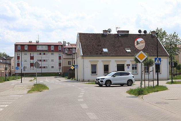 Nowe lustra drogowe w Lęborku – więcej bezpieczeństwa na trudnych skrzyżowaniach!