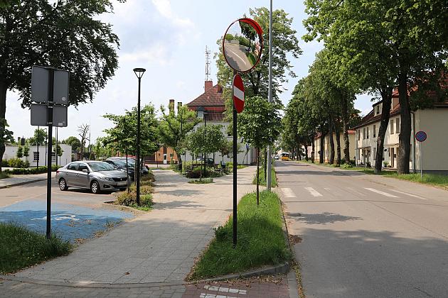 Nowe lustra drogowe w Lęborku – więcej bezpieczeństwa na trudnych skrzyżowaniach!