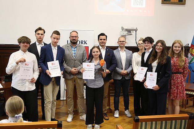 Debaty oksfordzkie w Lęborku – emocje, argumenty i młodzież na najwyższym poziomie