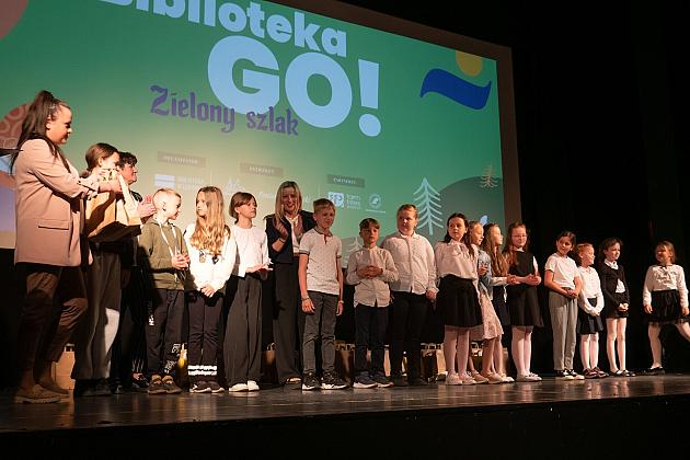 Nagrodzeni najlepsi czytelnicy wśród najmłodszych uczniów