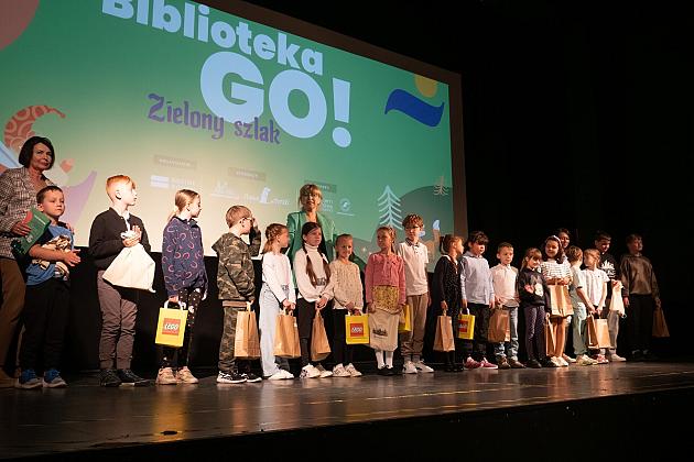 Nagrodzeni najlepsi czytelnicy wśród najmłodszych uczniów
