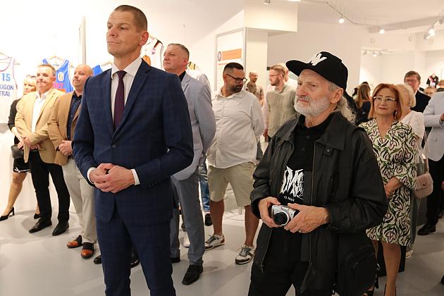 Historia Pogoni Lębork na otwartej w Wieży Ciśnień wystawie z okazji 80-lecia klubu
