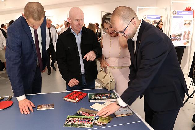 Historia Pogoni Lębork na otwartej w Wieży Ciśnień wystawie z okazji 80-lecia klubu