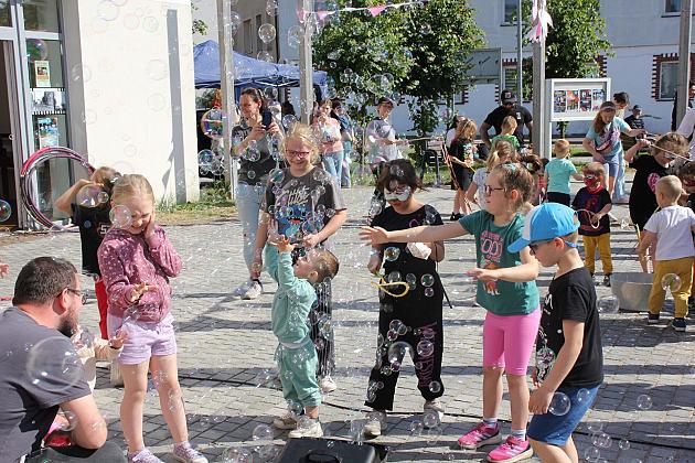 Lębork Nowy Świat znów tętnił życiem! Piąta edycja Festiwalu Ulicznego zachwyciła mieszkańców