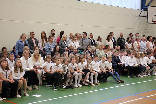 „Wypływamy na szerokie wody” – zakończenie roku szkolnego w SP nr 8