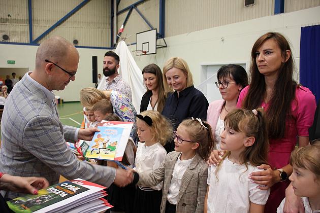 „Wypływamy na szerokie wody” – zakończenie roku szkolnego w SP nr 8