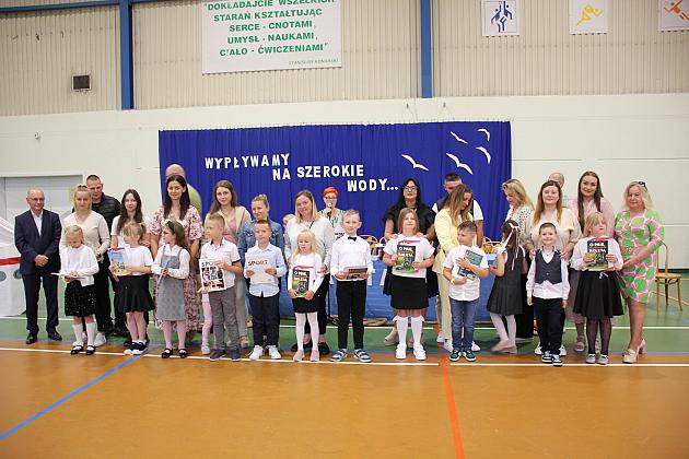 „Wypływamy na szerokie wody” – zakończenie roku szkolnego w SP nr 8