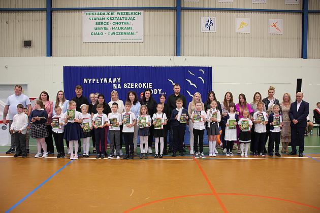 „Wypływamy na szerokie wody” – zakończenie roku szkolnego w SP nr 8