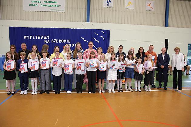 „Wypływamy na szerokie wody” – zakończenie roku szkolnego w SP nr 8