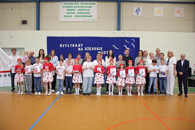 „Wypływamy na szerokie wody” – zakończenie roku szkolnego w SP nr 8