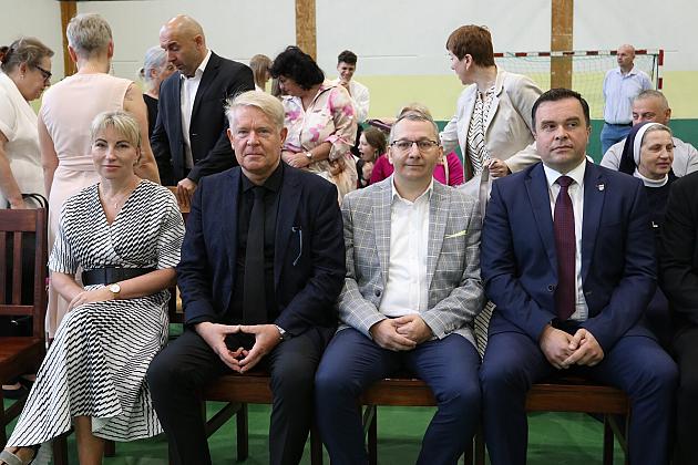 Uroczyste pożegnanie absolwentów Szkoły Podstawowej nr 5