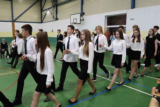 Uroczyste pożegnanie absolwentów Szkoły Podstawowej nr 5