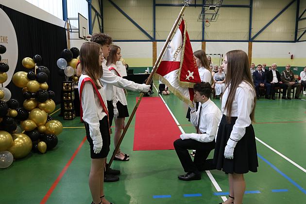 Uroczyste pożegnanie absolwentów Szkoły Podstawowej nr 5