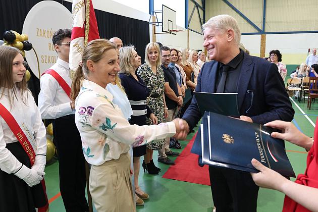Uroczyste pożegnanie absolwentów Szkoły Podstawowej nr 5