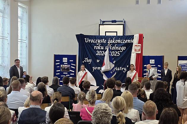Uroczyste zakończenie roku szkolnego klas VIII w SP7