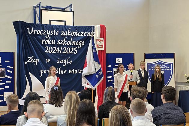 Uroczyste zakończenie roku szkolnego klas VIII w SP7