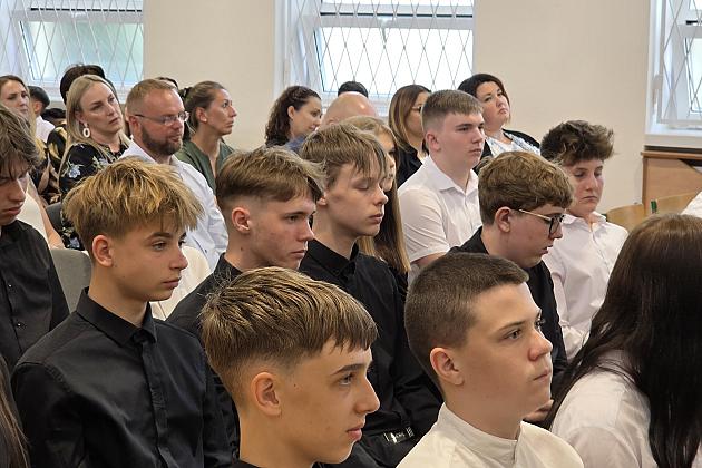 Uroczyste zakończenie roku szkolnego klas VIII w SP7