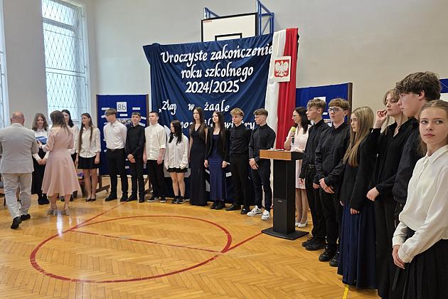 Uroczyste zakończenie roku szkolnego klas VIII w SP7