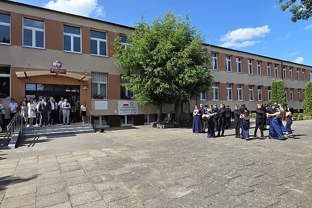 Uroczyste zakończenie roku szkolnego klas VIII w SP7