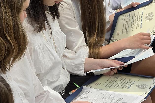 Uroczyste zakończenie roku szkolnego klas VIII w SP7