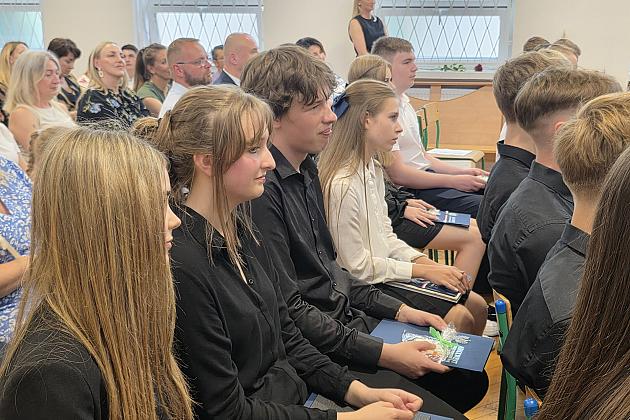 Uroczyste zakończenie roku szkolnego klas VIII w SP7